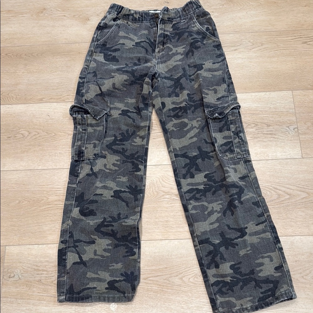 Adika Camouflage Straight Leg Pants